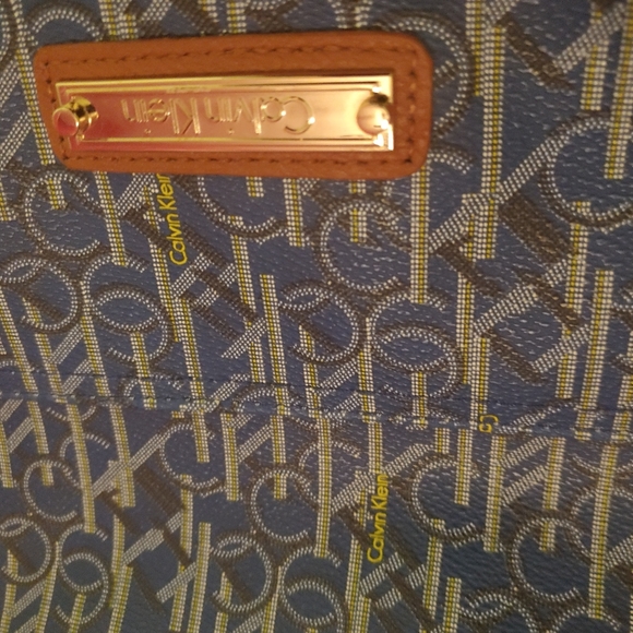 Large Calvin Klein overnight bag - Picture 2 of 5